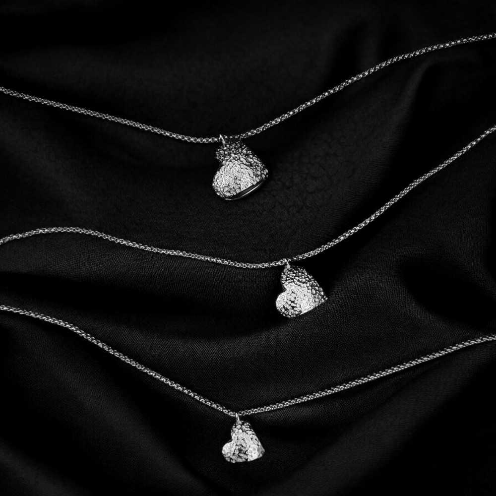 Colliers coeur bombé, argent 925, collection love, bijoux saint valentin, pendentif coeur pour femme, fait main en Suisse