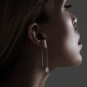 Chaînes d'oreilles traversante en argent 925 de la collection Aphaïa, boucles d'oreilles minimalistes artisanales suisse