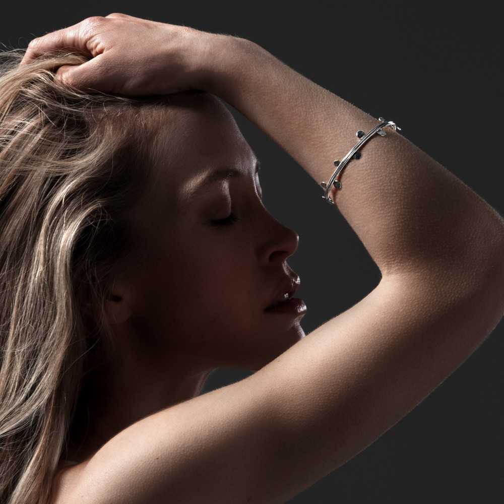 Bracelet jonc pour femme en argent 925, collection Aphaïa, fait main en Suisse à yverdon