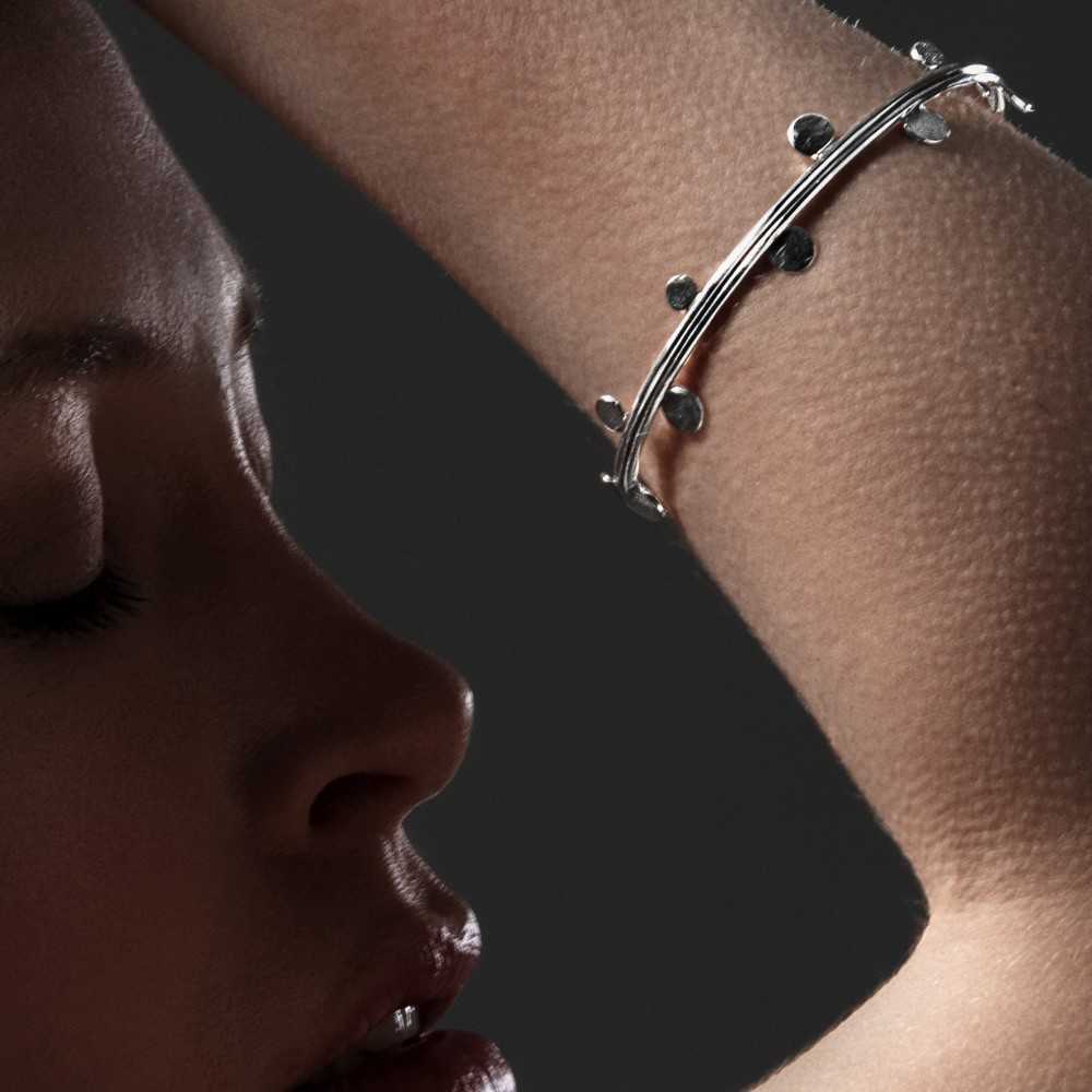 Bracelet jonc pour femme en argent 925, collection Aphaïa, fait main en Suisse romande à yverdon