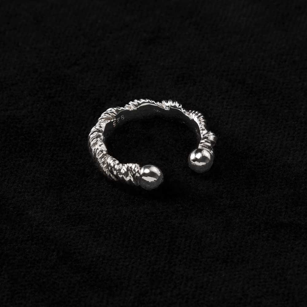 Bague torsadée en argent 925 pour femme, collection Torqueo, faite main en Suisse à Yverdon