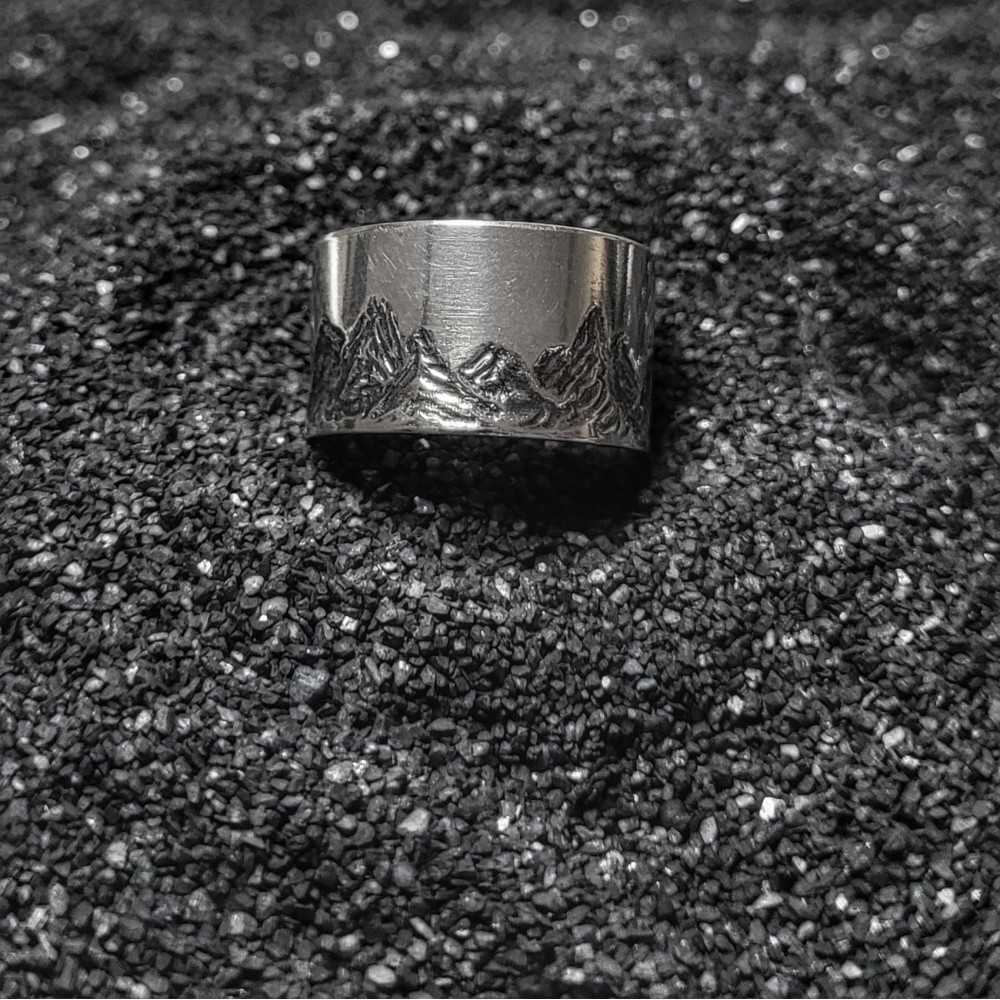 Bague montagne large unisexe en argent 925, création artisanale suisse, bijou unique