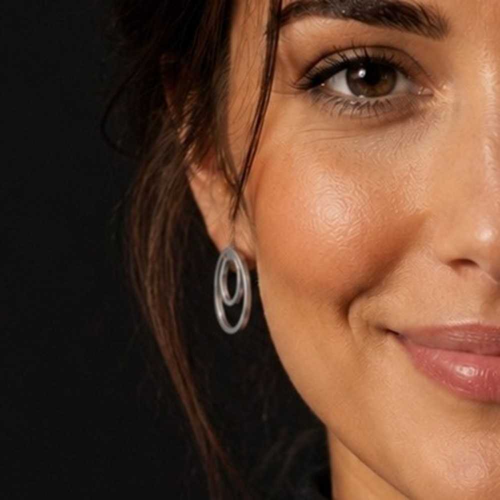 Grandes puces d'oreilles en argent 925, bijoux minimalistes artisanal fait main en Suisse, collection CIRCLE
