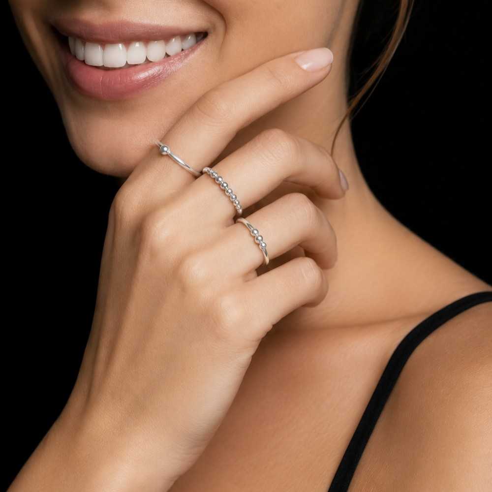 Bague minimaliste en arent 925, bijoux artisanaux à Yverdon-les-Bains