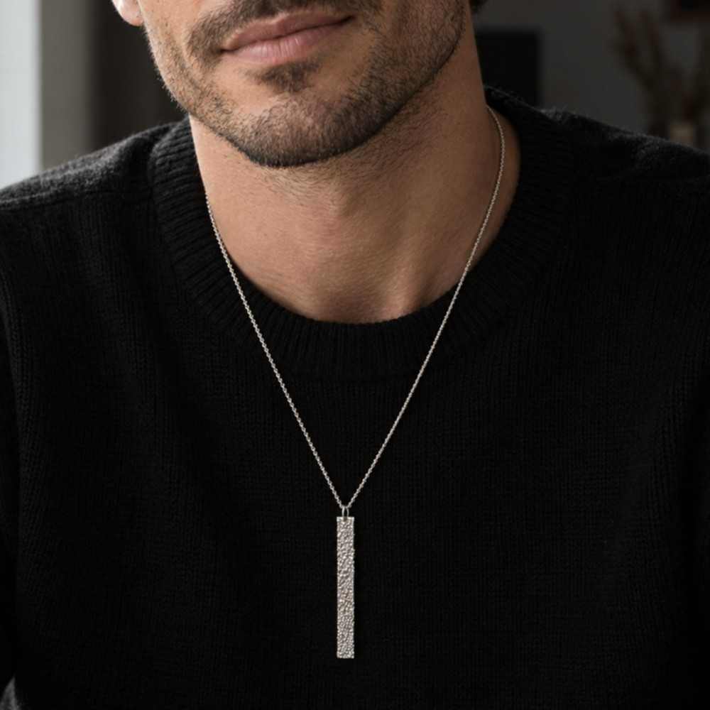 collier porté unisexe rectangulaire pour homme en argent 925, bijou artisanale fait main en Suisse à Yverdon