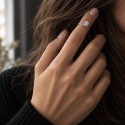 Bague de phalange de style organique en argent 925 pour femme suisse, faite main à Yverdon dans le canton de vaud