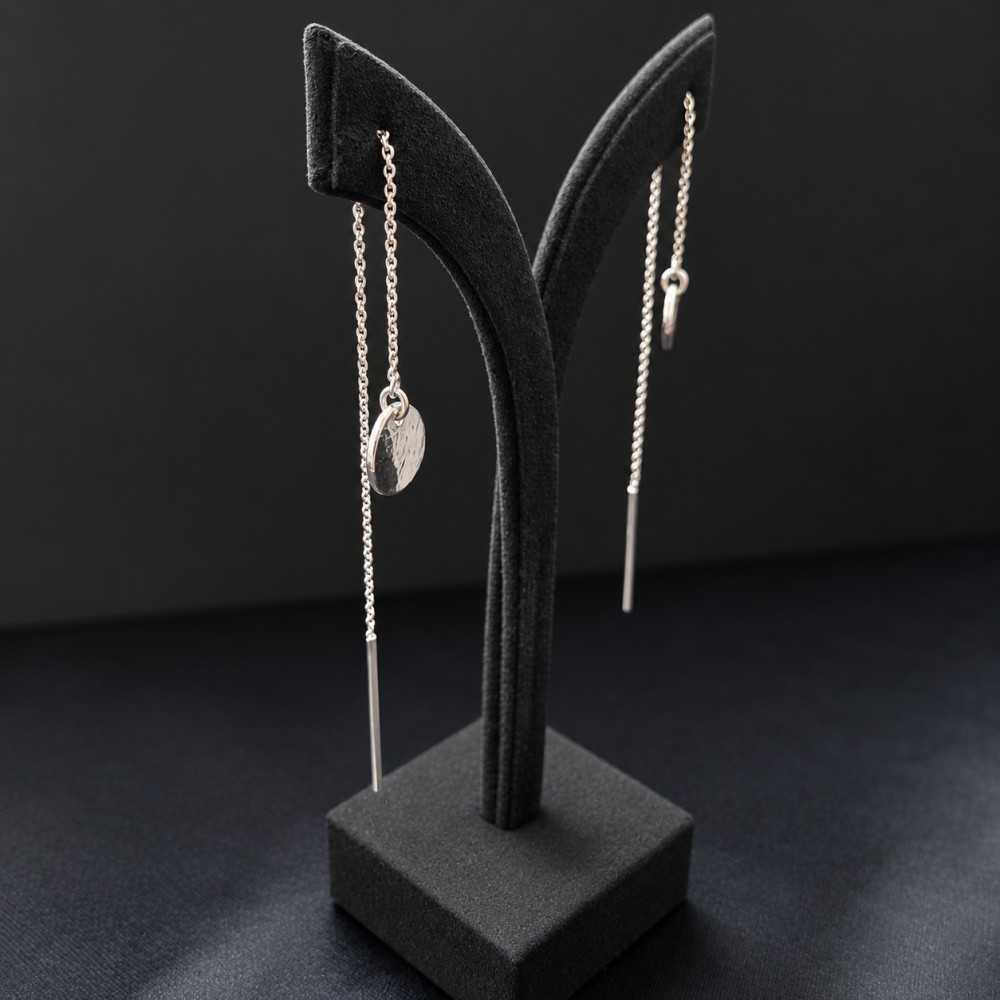 Chaîne d'oreilles avec pampilles organiques en argent 925. Bijou fait main en Suisse romande.