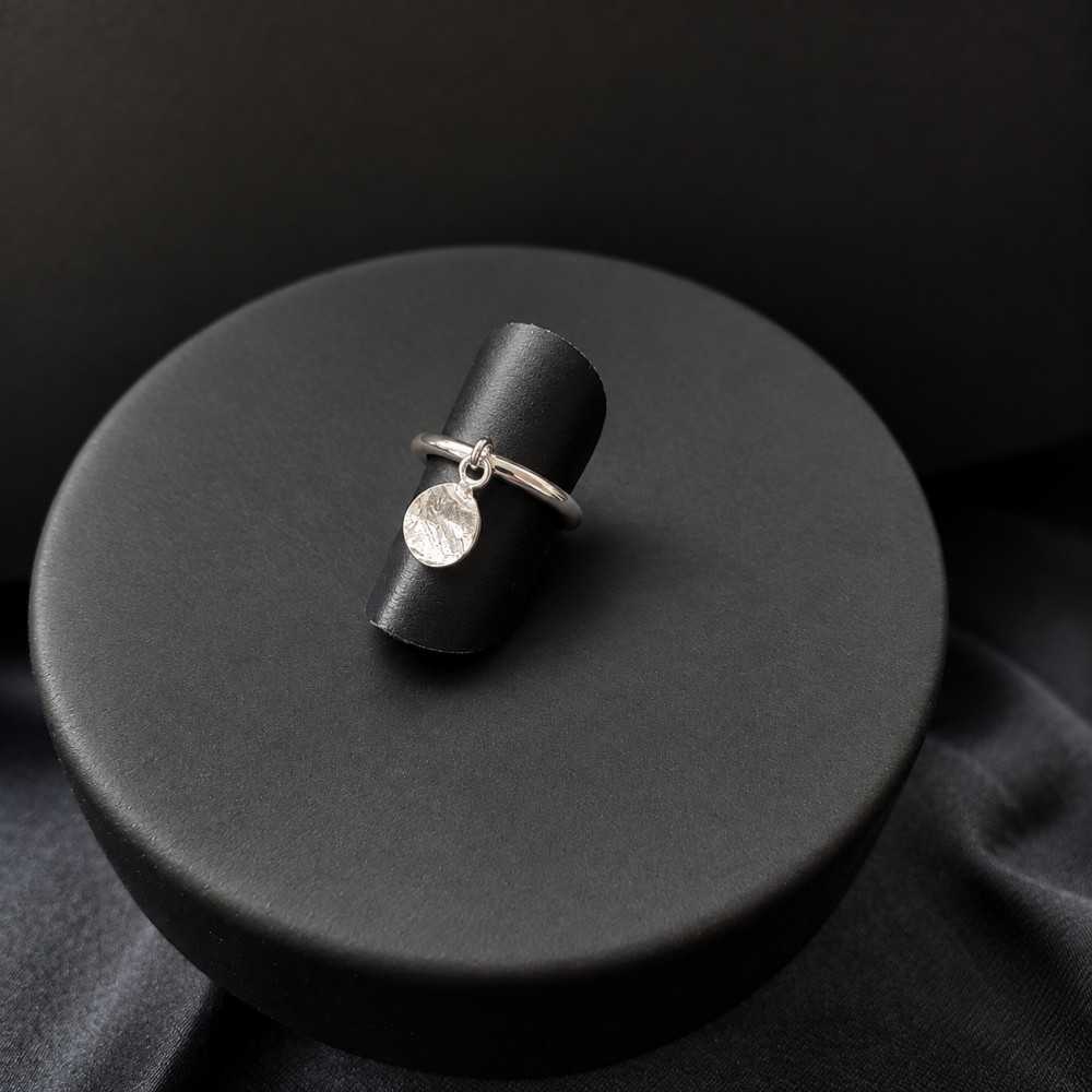 Bague pamille organique en argent 925 pour femme. Bijou fait main en Suisse. Achat possible sur commande en ligne