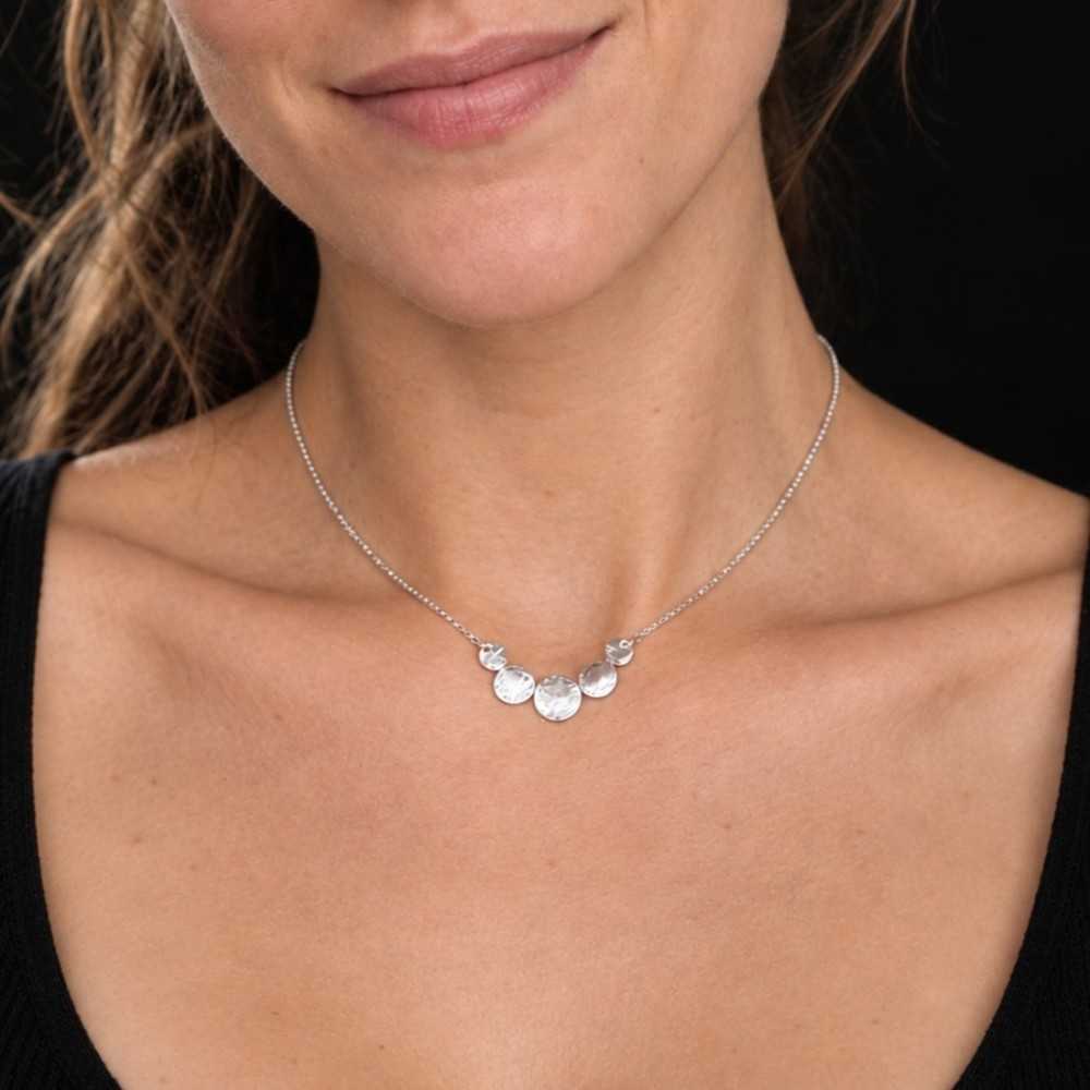 Collier fin à la forme organique en argent 925 fait main pour les femmes suisse