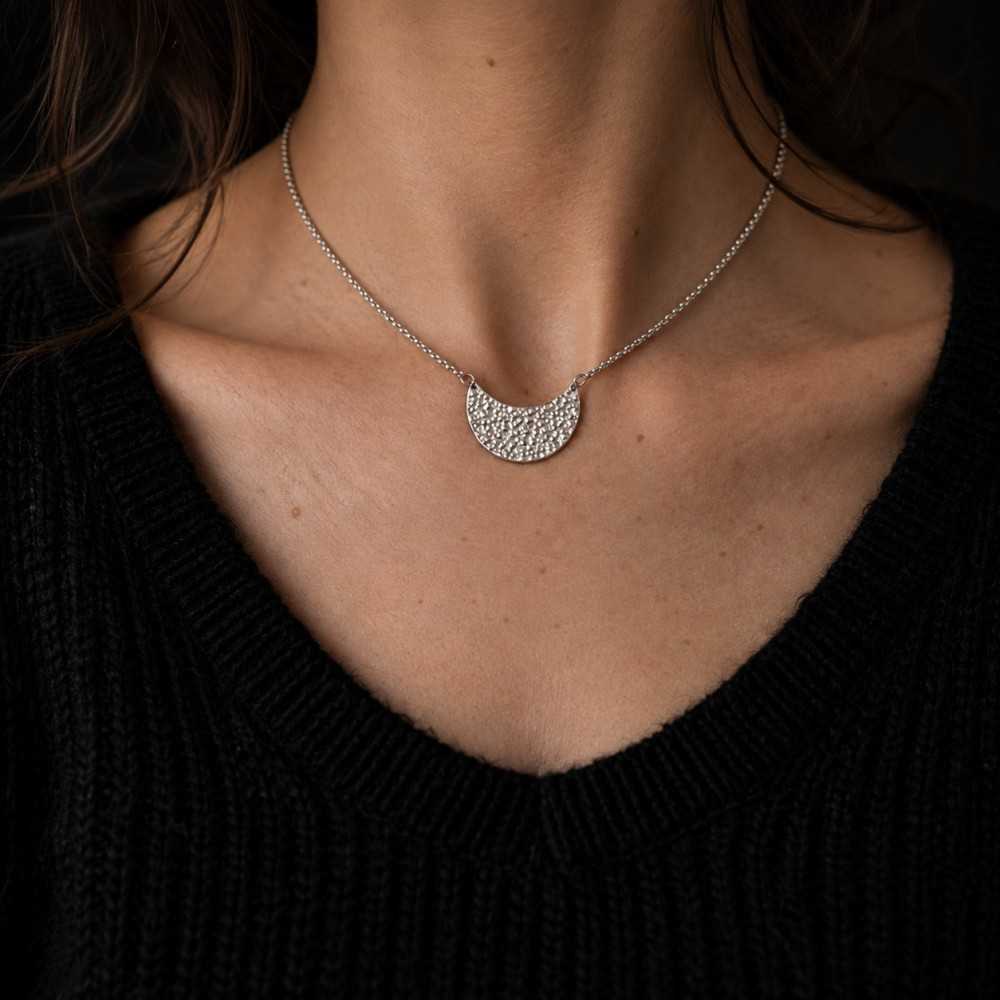 Collier pendentif lune horizontale en argent 925 pour femme, fait main à Yverdon en Suisse, bijoux en ligne