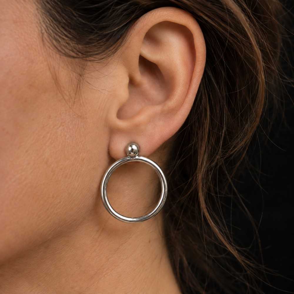 Grandes puces d'oreilles rondes en argent 925 fait main en Suisse
