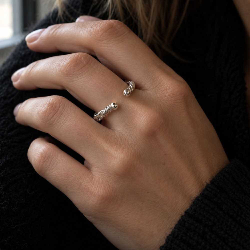 Bague artisanale adaptable torsadée en argent 925, bague torsadée pour femme suisse